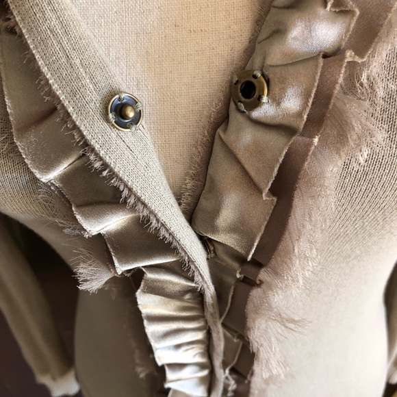 T TAHARI Ruffle Snap Cardigan - Picture 3 of 6